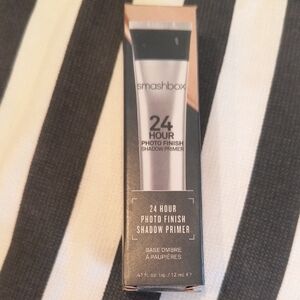 Smashbox 24 Hour Photo Finish Shadow Primer - Black and Silver